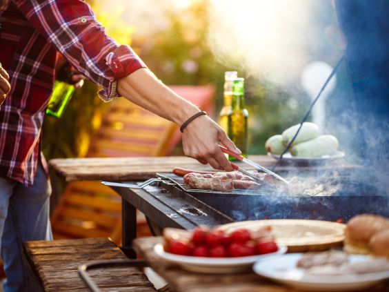 Creative Outdoor Decorating Tips for Summer BBQs