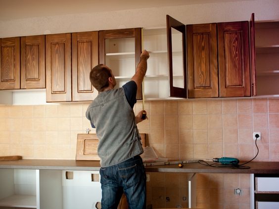 Signs It’s Time To Replace Your Kitchen Cabinets